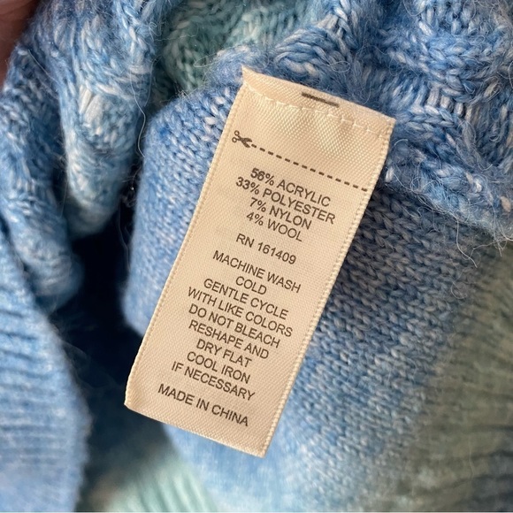 NWT Greige Blue Ombre Cable Knit Sweater Medium - Picture 4 of 4